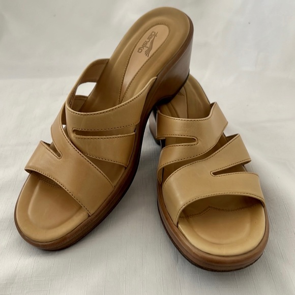 Dansko~Sandals / Like New - Picture 14 of 16